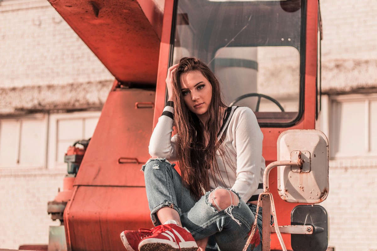 Laura F.